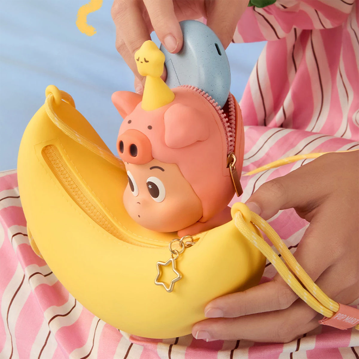POP BEAN Pajama Party Twinkle Silicone Crossbody Bag 4 POP BEAN Pajama Party Twinkle Silicone Crossbody Bag - Image 4