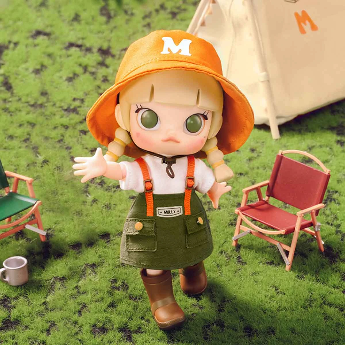 MOLLY Go Camping Action Figure 4 MOLLY Go Camping Action Figure - Image 4